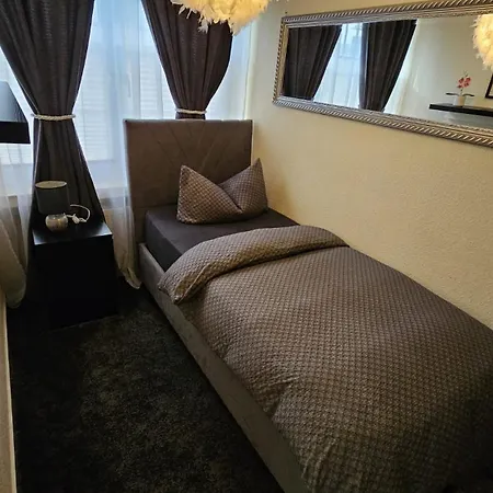 SOHO Private Zimmer&Rooms Im Herzen der Altstadt-3